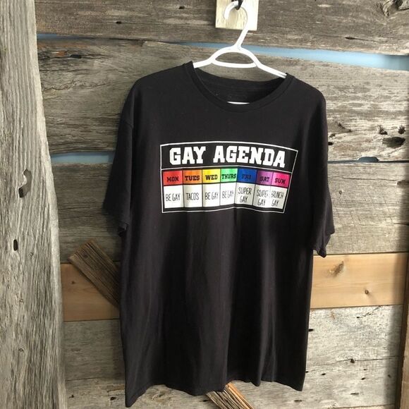 𝅺spencer's Gifts Size XL Black 'Gay Agenda' graphic t-shirt - Picture 1 of 4